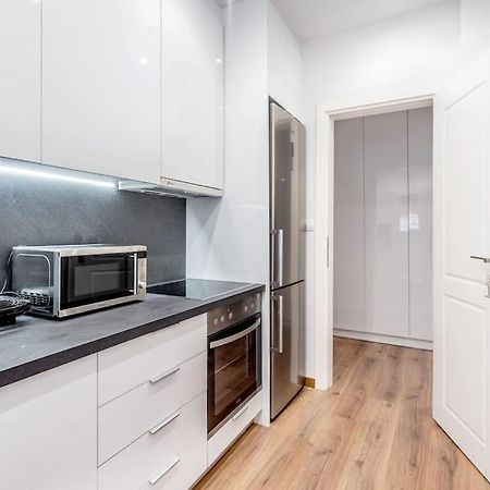 Modernised Athenian Apartment /W 2Br & 2Ba Εξωτερικό φωτογραφία