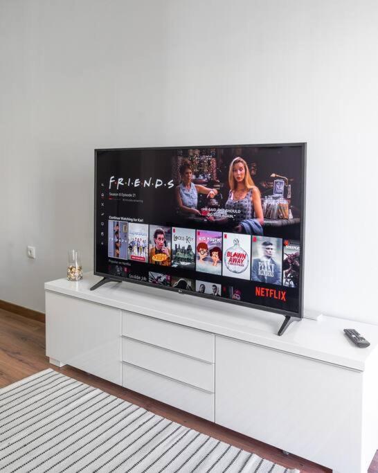 Modernised Athenian Apartment /W 2Br & 2Ba Εξωτερικό φωτογραφία