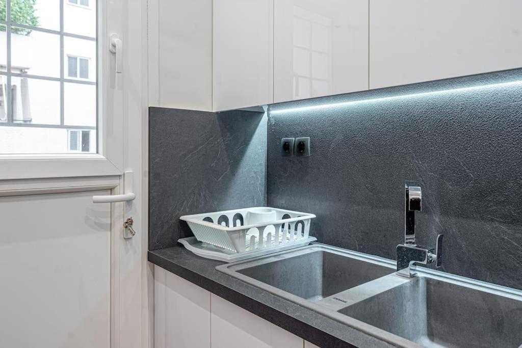 Modernised Athenian Apartment /W 2Br & 2Ba Εξωτερικό φωτογραφία