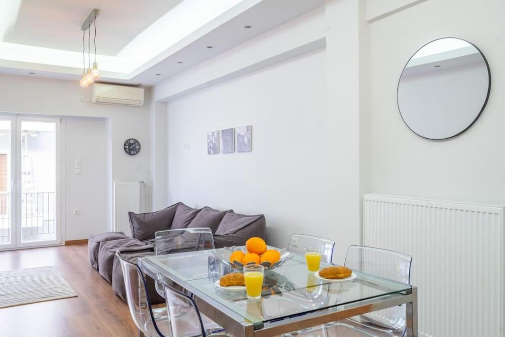 Modernised Athenian Apartment /W 2Br & 2Ba Εξωτερικό φωτογραφία